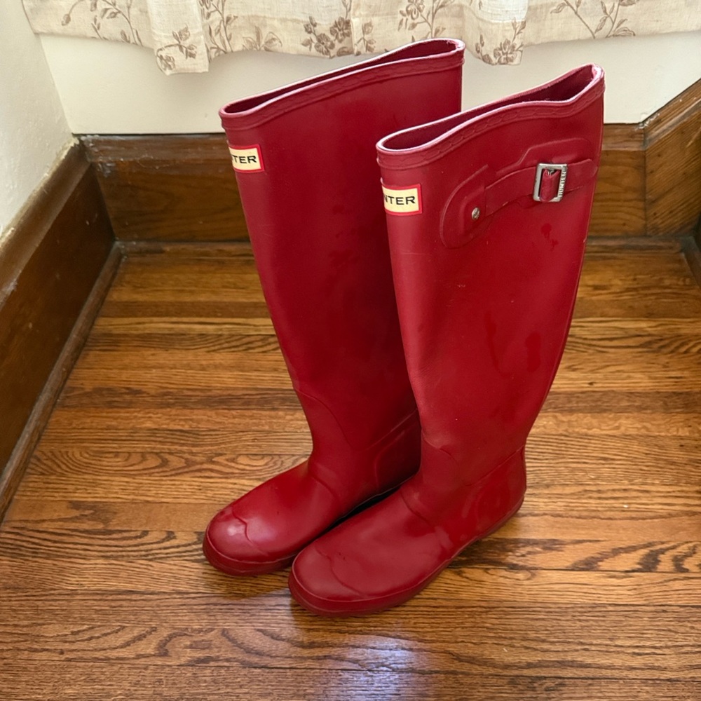 Hunter Glossy Red Boots